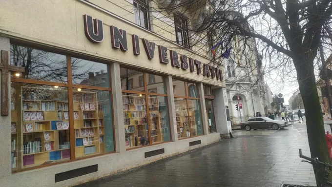 libraria universitatii instanewscluj-instanewscluj
